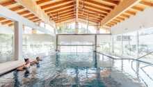 Det 4-stjernede hotel har bl.a. sauna, indendørs og udendørs pool.