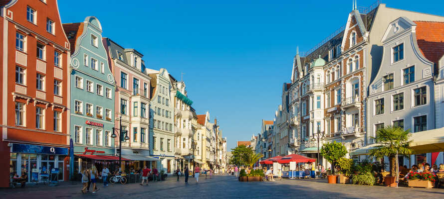 Besøg Rostock som er en dejlig by med et historisk centrum og masser af charmerende butikker med gode tilbud.