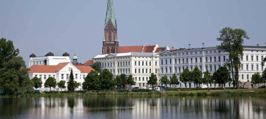 Schwerin er byen med de mange arrangementer. Filmkunstfestivalen, Vinfestival, Dragebådsfestival, og det vil ingen ende tage.