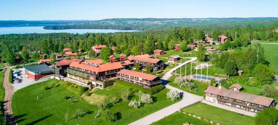 Välkomna till Green Hotel Tällberg som ligger vackert beläget vid Siljan