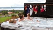 Hotellet har en skøn relax-afdeling med indendørs pool, sauna, jacuzzi og fitnessrum.