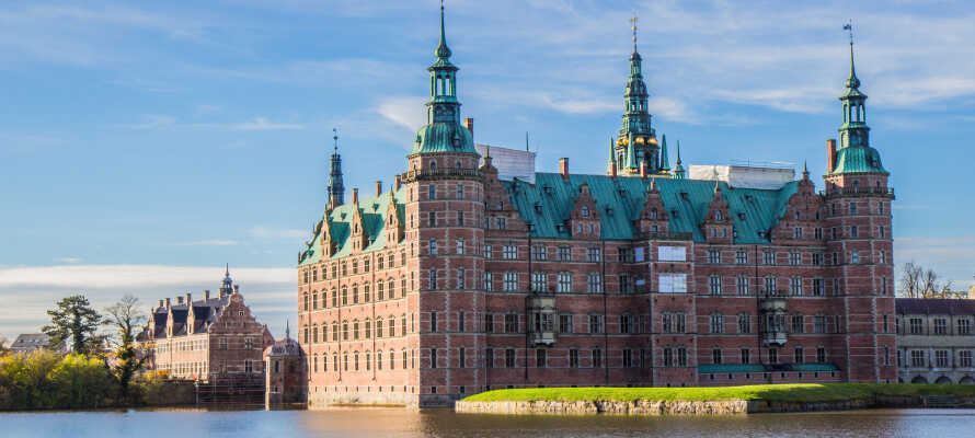 I Hillerød kan I bl.a. opleve Frederiksborg slot, som huser et spændende nationalhistorisk museum og byder på fantastiske barokhaver.