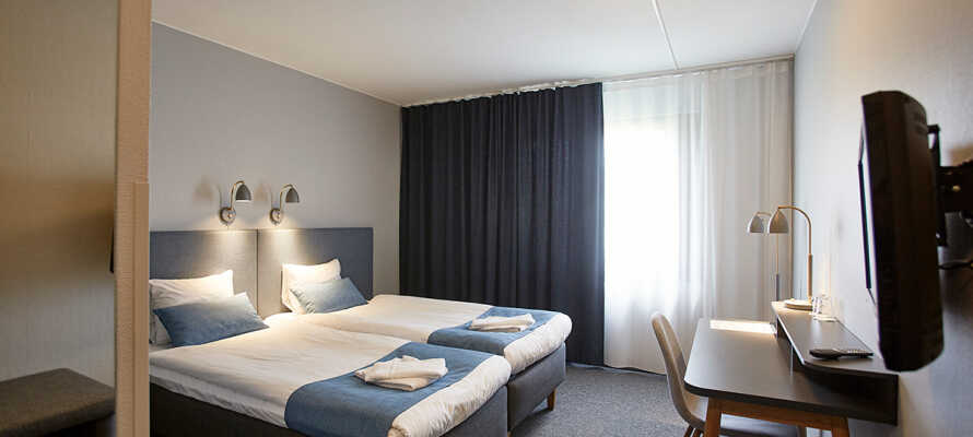 Nyd et ophold i nyrenoverede værelser, i et dejligt hotel med indendørs pool og sauna.
