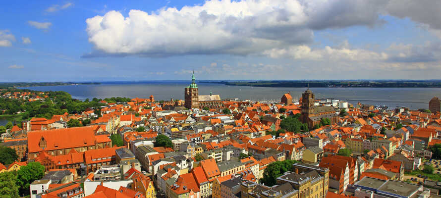 Stralsund og Waren ligger kun 1 times kørsel fra Demmin.