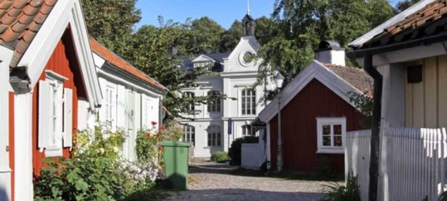 Hotellets centrale beliggenhed giver jer gode muligheder for, at udforske Kalmars centrum og gamle bydel.