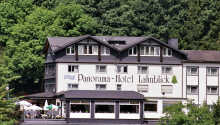 Det familiedrevne Hotel Lahnblick byder velkommen til et skønt ophold i Bad Laasphe.