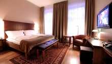 Hotellets værelser er udstyret med lækre 'Hästens'-senge og tilbyder et komfortniveau svarende til 4 stjerner.