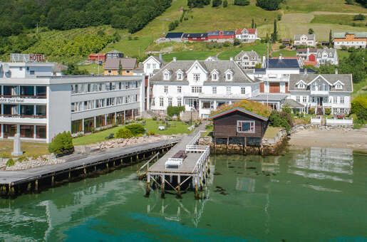 Leikanger Fjordhotel