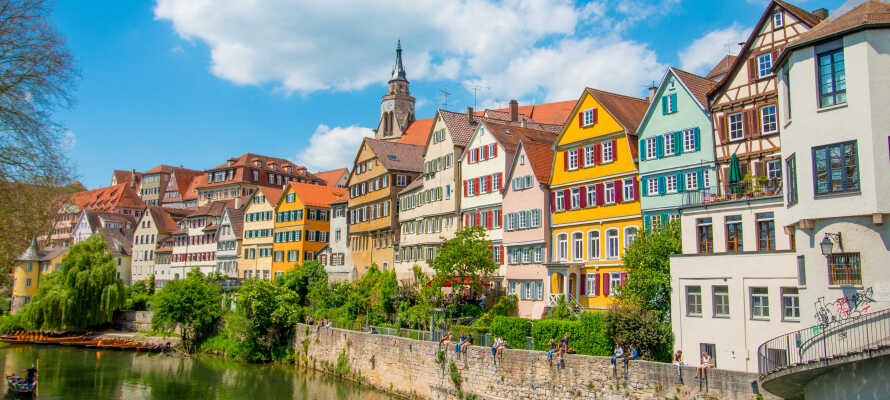 Kør en tur til Stuttgart, som ligger indenfor en times kørsel af hotellet.