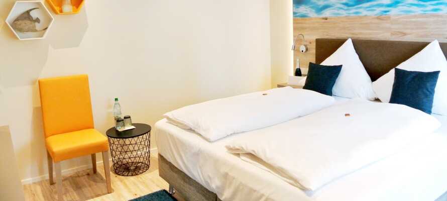 Hotellets komfortable værelser er nyligt renoveret, og tilbyder hyggelige og moderne rammer for opholdet.