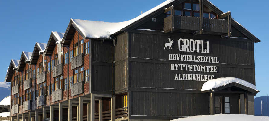 Hotellet ligger midt i Fjellheimen, 925 meter over havets overflade, og tilbyder alletiders base for en herlig skiferie.