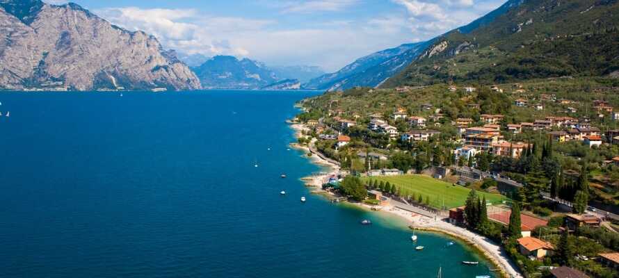 Hotel Deva ligger tæt på Riva del Garda og Gardasøen, og tilbyder en hyggelig og gæstfri base for en kør-selv ferie.
