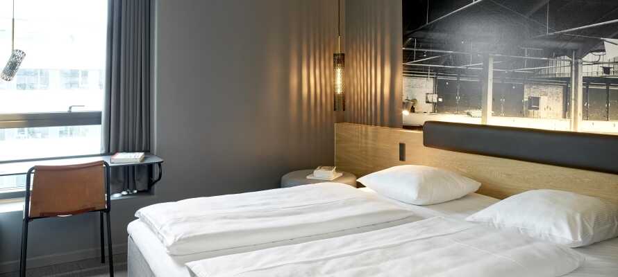 De moderne værelser er indrettet med kvalitetsinteriør som man kender det fra andre Zleep-hoteller.