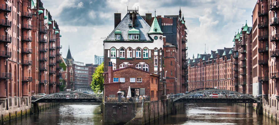 En udflugt til nærliggende Hamburg er et must for enhver feriegæst i Reinbek.