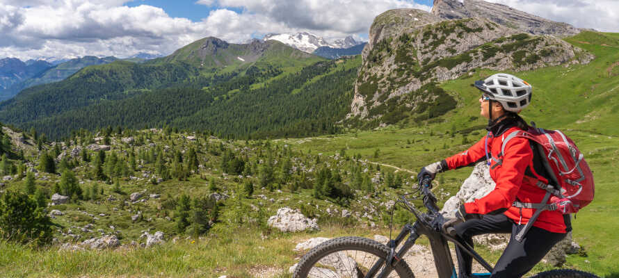 Direkt am Hotel Gundolf finde Sie sowohl Wander- als auch Fahrradwege. Erforschen Sie die klassische Mountain-Bike-Route des Pitztals.
