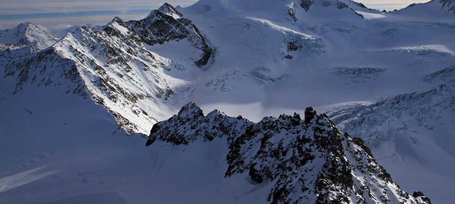 Besøg Tyrols højeste bjerg, Wildspitze, som er ideelt til skisport om vinteren.