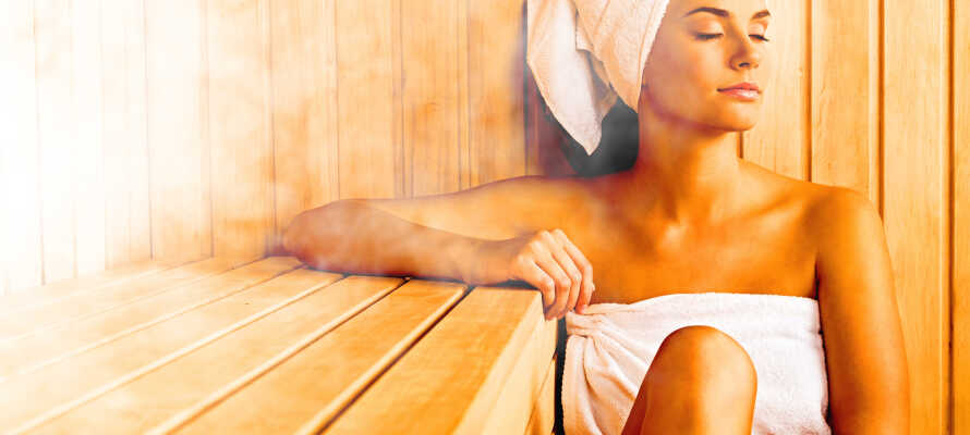 Slap af mellem oplevelserne med sauna, dampbad og infrarød kabine på hotellet.