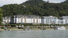 Maritim Hotel Königswinter har en malerisk beliggenhed direkte ved Rhinen.