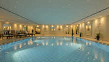 I det store wellnessområde finder I bl.a. en indendørs pool.