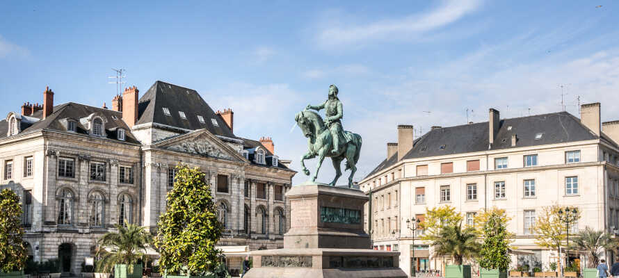 I Orléans hittar ni många spännande kulturella sevärdheter och kan till exempel besöka Place du Martroi
