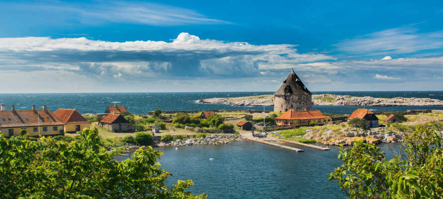 Gå ikke glip af en tur til tur til Christiansø, som er en del af ø-gruppen Ertholmene. Øen byder bl.a. på en enestående natur og en yderst velbevaret fæstning midt i Danmarks eneste skærgård.