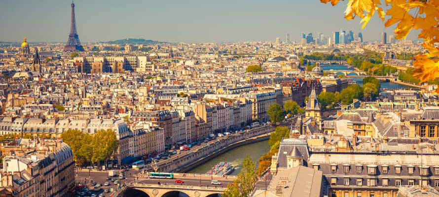 Upplev och utforska romantiska och vackra Paris under en minisemester.