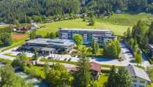 Aktiv & Spahotel CESTA GRAND har en malerisk beliggenhed i Bad Gastein i de østrigske alper.