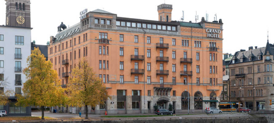 Elite Grand Hotel Norrköping har en smuk og central beliggenhed ved Motala-elven.