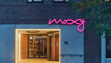 Velkommen til det moderne hotel Moxy Bremen og Überseestadt-kvarteret.